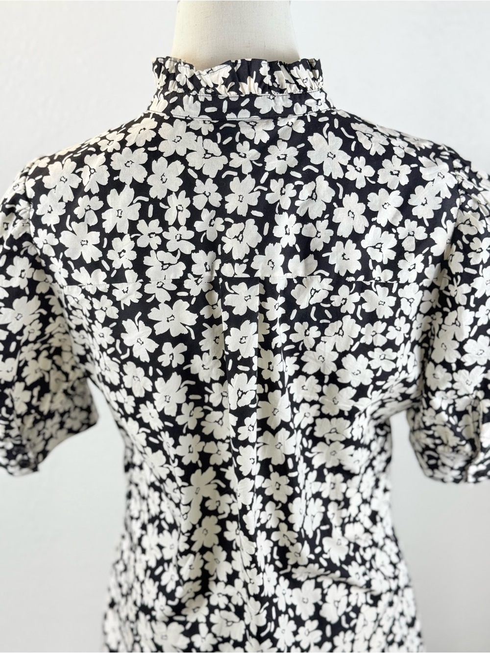 Target New Day White Cotton Button Down • M•Minimalist Clean Girl Luxe - Picture 5 of 9